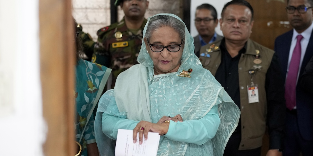 L'ex prima ministra del Bangladesh Sheikh Hasina è stata condannata a morte