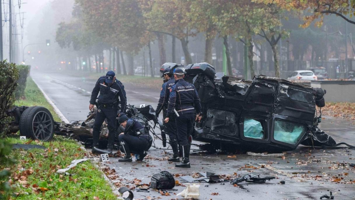 L'incidente a Milano, ecco perché il fuoristrada è finito in pezzi e l'utilitaria è rimasta quasi intatta