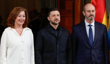 Zelensky oggi in Spagna. Tusk: "Sabotatori della ferrovia sono due ucraini che lavorano per i russi"