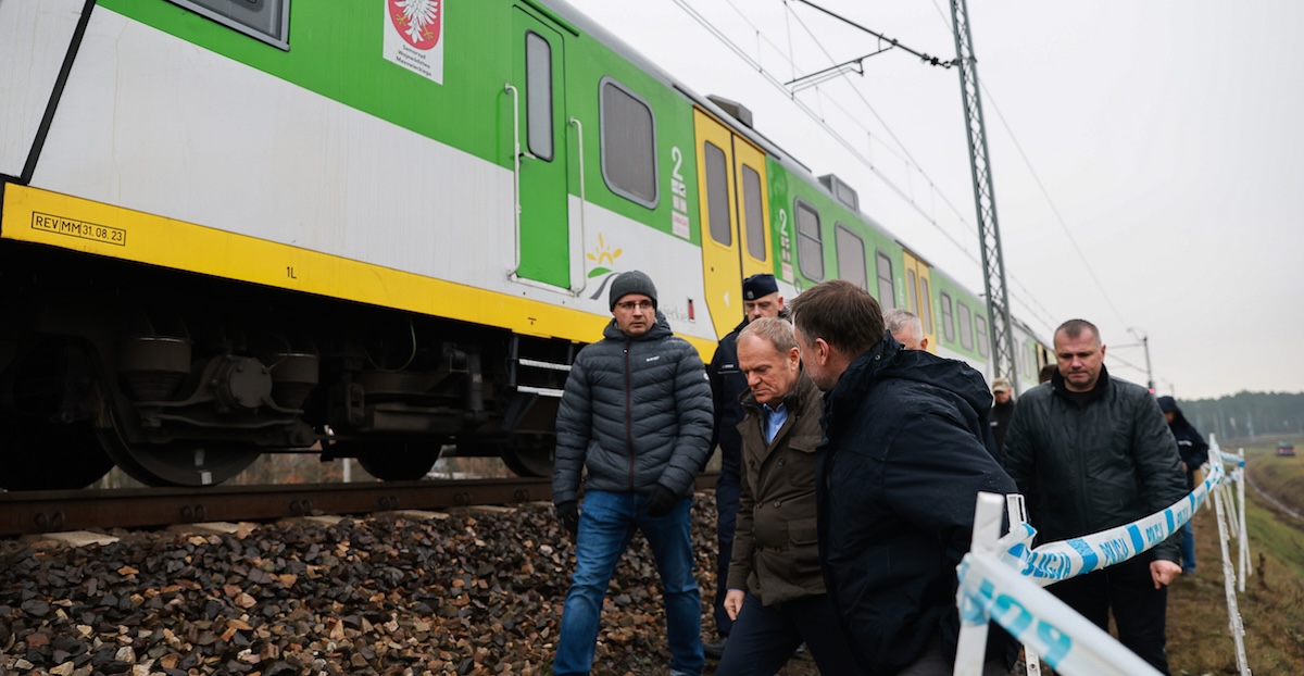 La Polonia ha detto che i responsabili del sabotaggio di sabato sono due cittadini ucraini che collaborano con i servizi segreti russi