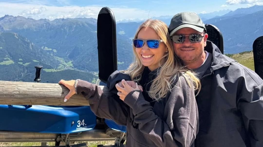 Gigi D'Alessio, gli auguri a Denise Esposito: "Tu… ogni juorno sempe cchiù tu"