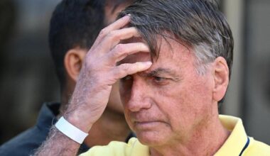 Brasile, arrestato l'ex presidente Bolsonaro