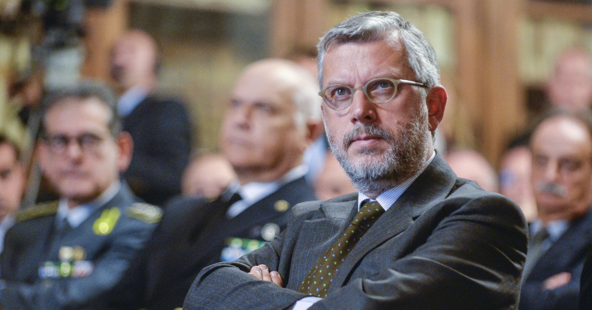 Fossi un collaboratore di Mattarella starei attento a non dire una sola sillaba fuori posto