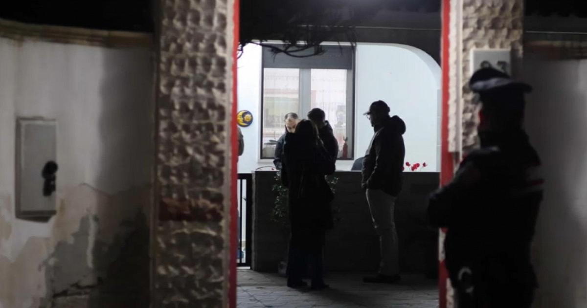 Uccide il padre a coltellate, arrestato dai Carabinieri