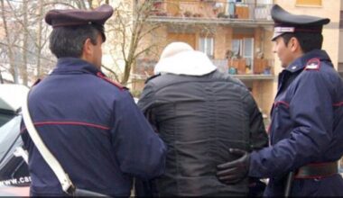 era nascosto nel cassettone di un letto