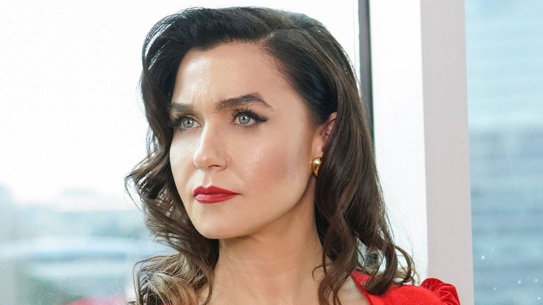 Sevval Sam (Ender) in una scena di Forbidden Fruit