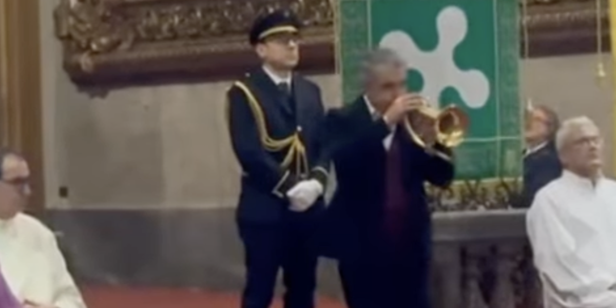 Paolo Fresu che suona “L'appuntamento” e “Senza fine” al funerale di Ornella Vanoni