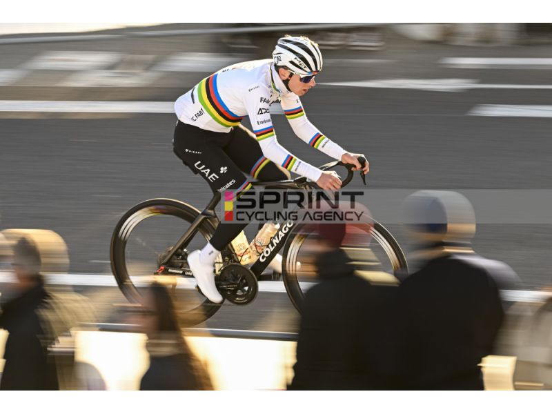 POGAČAR E L’INSOLITA DEDICA “TATOO” AD UN TIFOSO FRANCESE: «LA VITA È FANTASTICA»