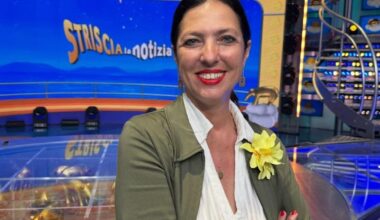 https://www.tp24.it/immagini_articoli/28-11-2025/1764341054-0-stefania-petyx-lascia-striscia-la-notizia-dopo-21-anni-il-momento-di-una-nuova-fase.jpg