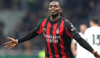 Serie A, Milan-Lazio 1-0: gol di Leao, rossoneri in vetta. Juve-Cagliari 2-1, domani Roma-Napoli