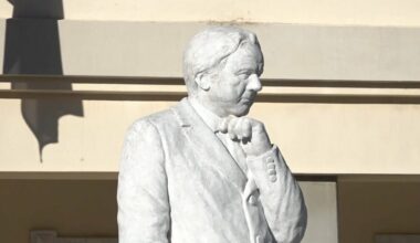 A Vagli Sotto inaugurata la statua di Altero Matteoli