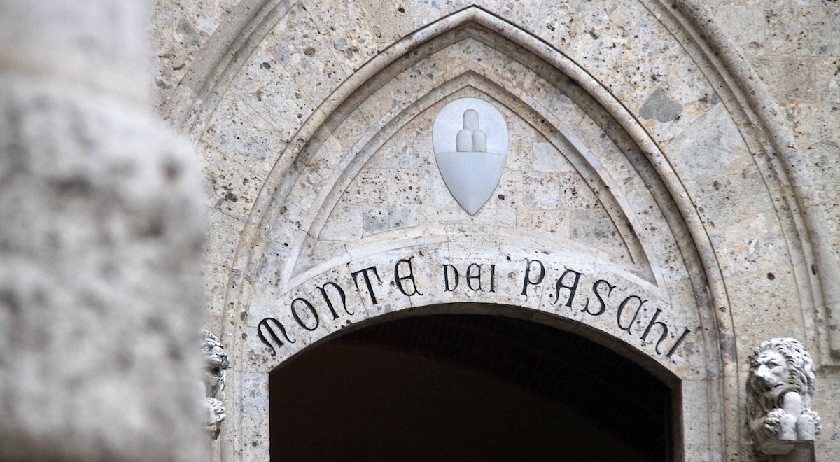 La complicata indagine sull'acquisto di Mediobanca da parte di MPS, spiegata