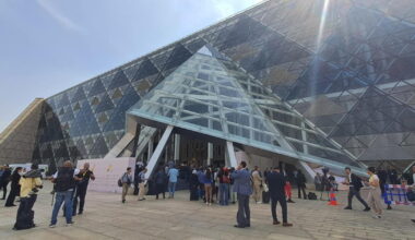 Scusi, dov'è il Louvre? Ginnasio contro galere