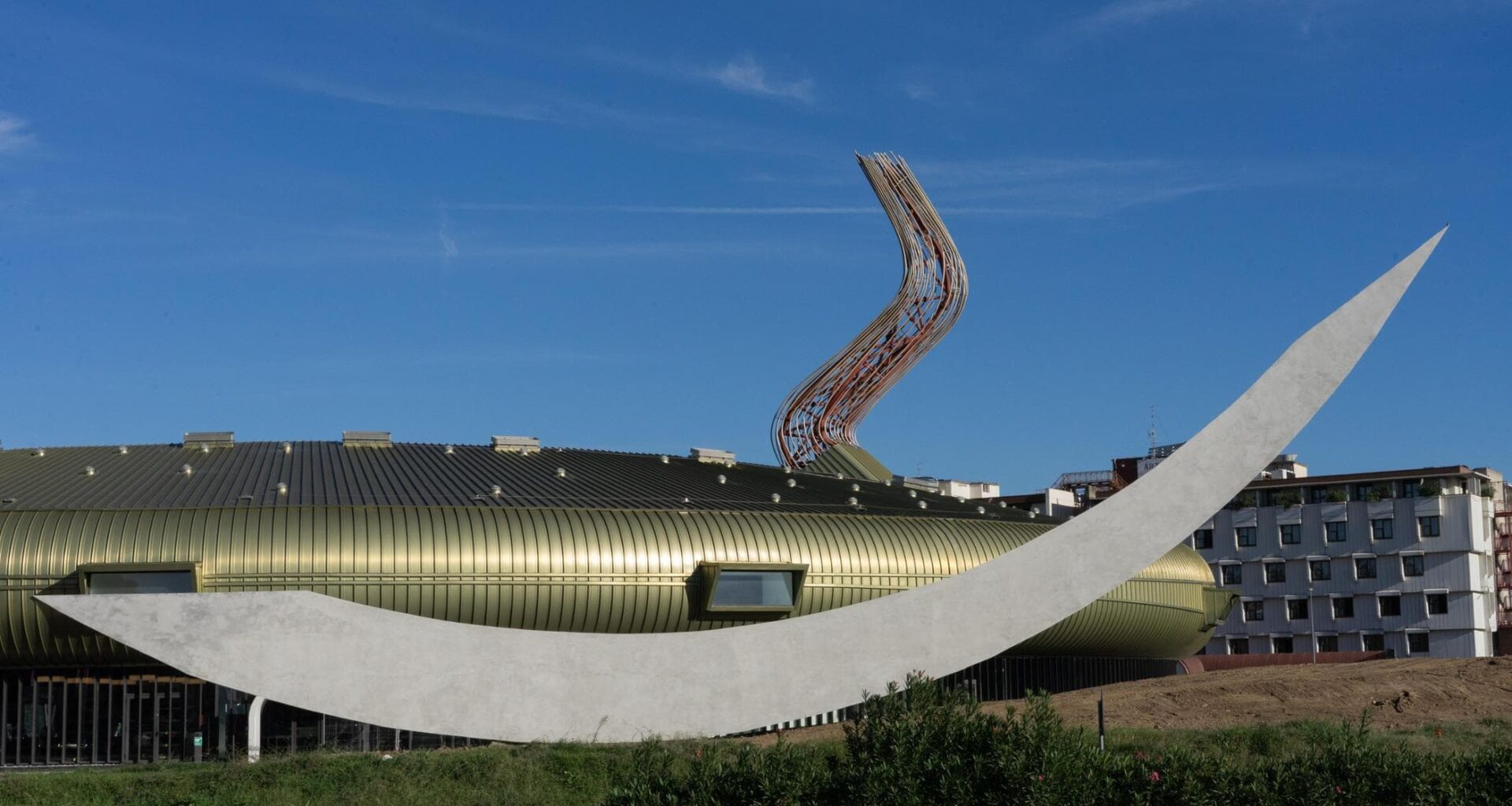 La “Mezzaluna” di Staccioli torna a casa: ora è simbolo della rinascita del Pecci - la Repubblica