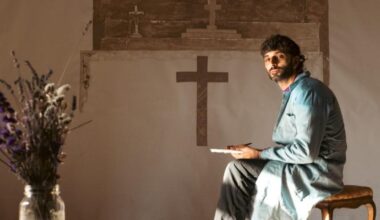 “Racconto al paese il tempo della vita”. La storia dell’artista del Piemonte che disegna la polvere