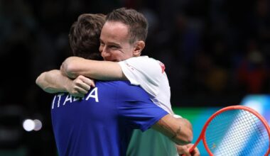 "Se rispondi ti taglio la lingua!"