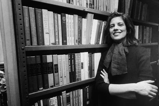 2 susan sontag La critica d’arte è in crisi perché è diventata solo interpretazione. La lezione di Susan Sontag 