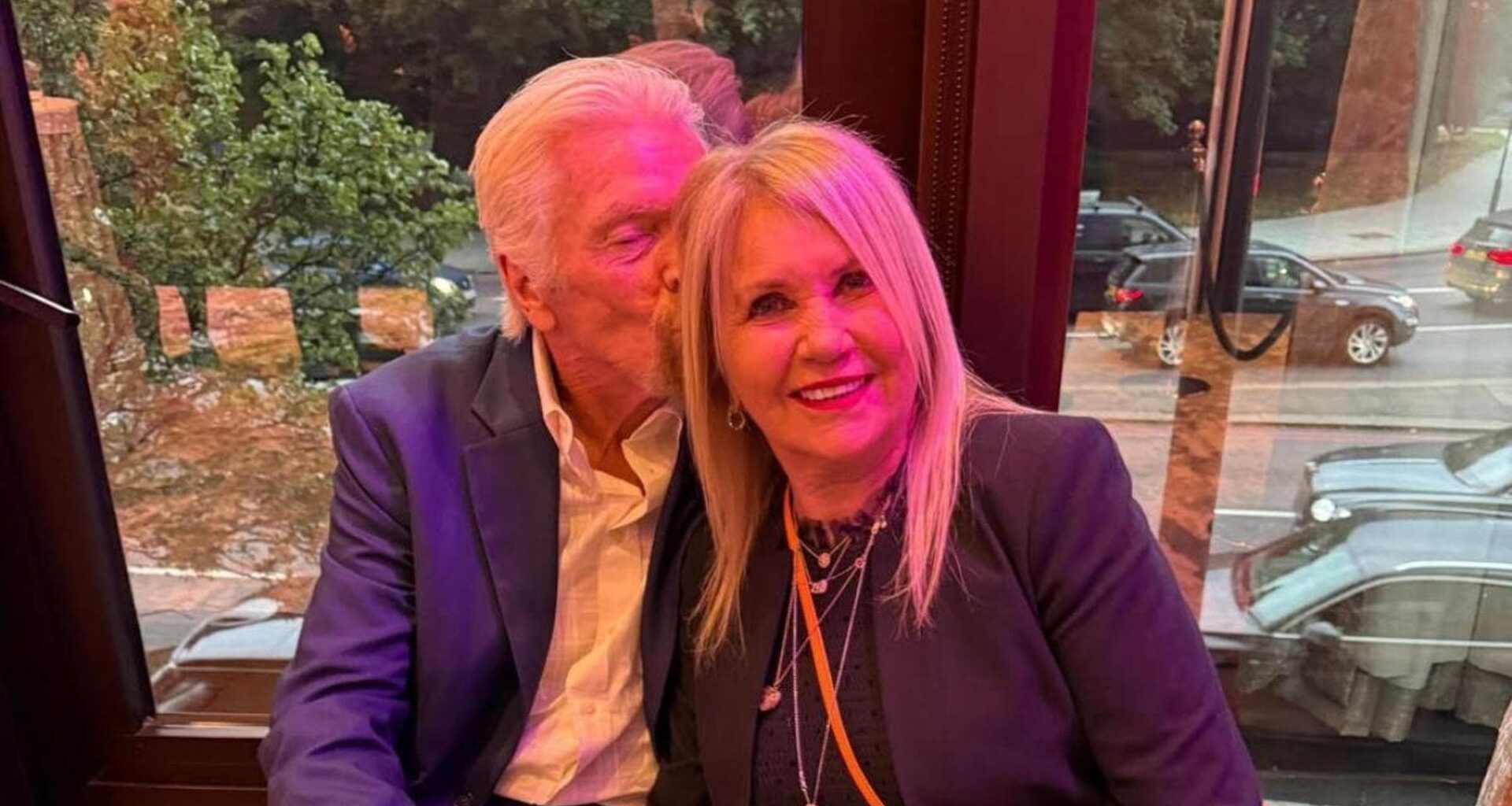 L’addio di Richard Branson alla moglie: “Joan era la mia luce e migliore amica. Ti amerò per sempre”