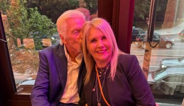 L’addio di Richard Branson alla moglie: “Joan era la mia luce e migliore amica. Ti amerò per sempre”