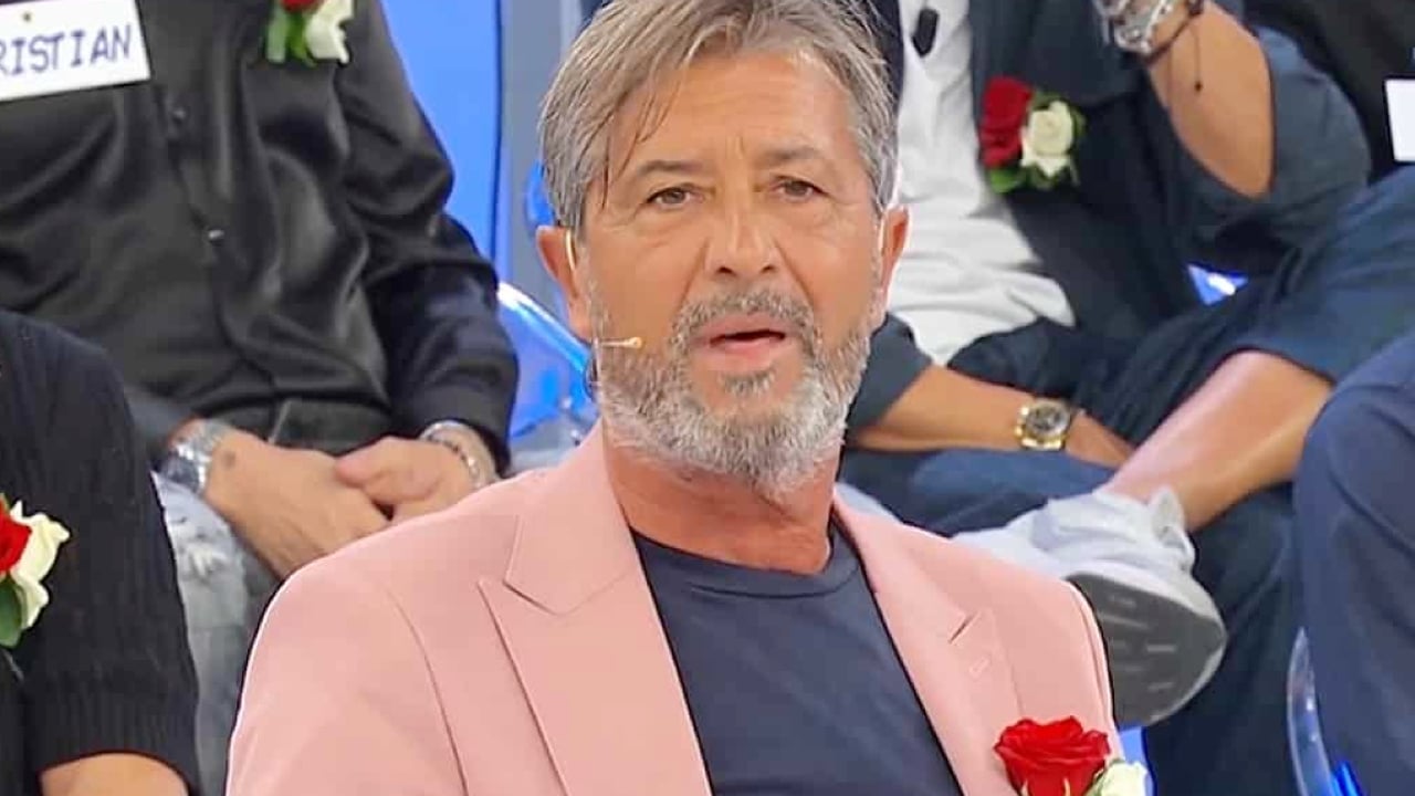 Uomini e Donne: Chi è Nicola? Età, Instagram, Sabrina Zago. Tutto sul cavaliere del Trono Over