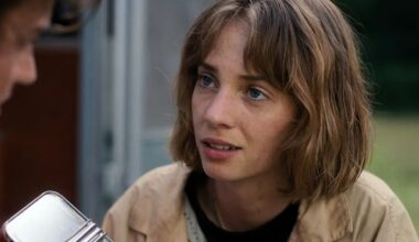 Maya Hawke condivide l'esilarante consiglio di Uma Thurman per lavorare con Quentin Tarantino
