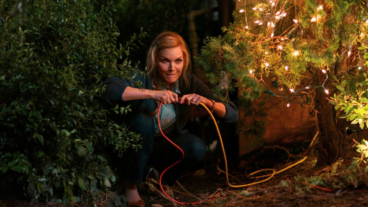 Oh. What. Fun., Michelle Pfeiffer abbandona la sua famiglia a Natale nel trailer della commedia