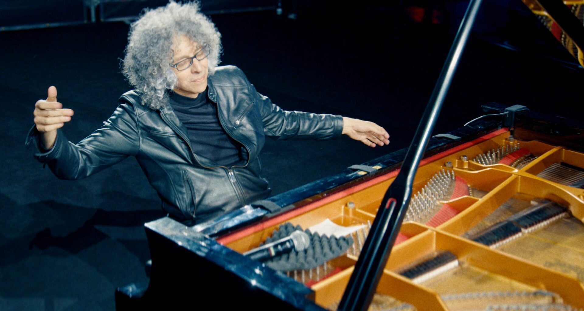 Giovanni Allevi su Allevi Back to Life: "La caduta delle maschere per ritrovare la nostra essenza", la nostra videointervista