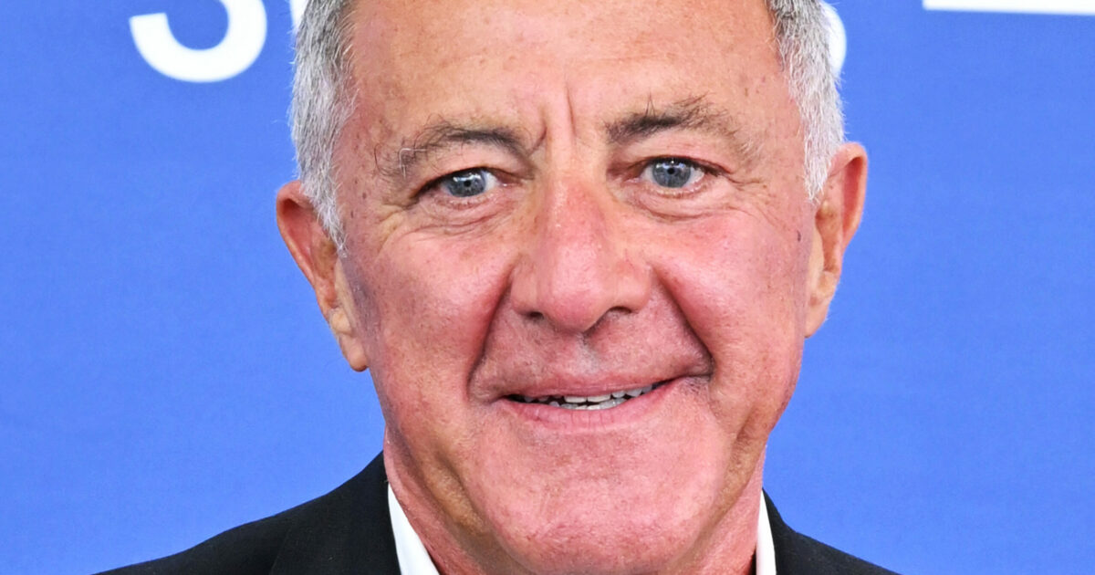 "Mai preso un soldo da nessuno, nemmeno da parlamentare. E non ho bisogno di psicofarmaci per dormire, sono libero e non ricattabile": così Luca Barbareschi