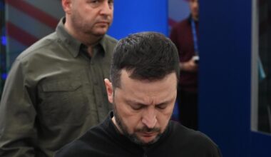 Zelensky mai così solo: rischia di perdere il potere e la guerra - la Repubblica