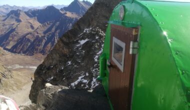 Cent’anni di bivacchi, architetture essenziali per la montagna lenta - la Repubblica