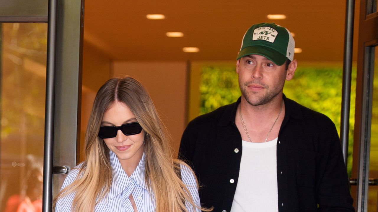 Sydney Sweeney e Scooter Braun: la storia (molto discussa) di una coppia che sorprende tutti, tra baci a Central Park, scandali e critiche