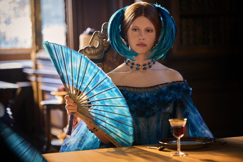 frankenstein. mia goth as elizabeth in frankenstein. cr. ken woroner/netflix © 2025. frankenstein. mia goth as elizabeth in frankenstein. cr. ken woroner/netflix © 2025.