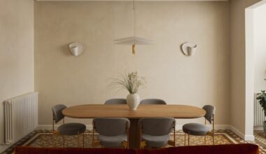 A Barcellona, questo appartamento evoca atmosfere asiatiche grazie a materiali nobili e naturali e arredi su misura dai colori tenui