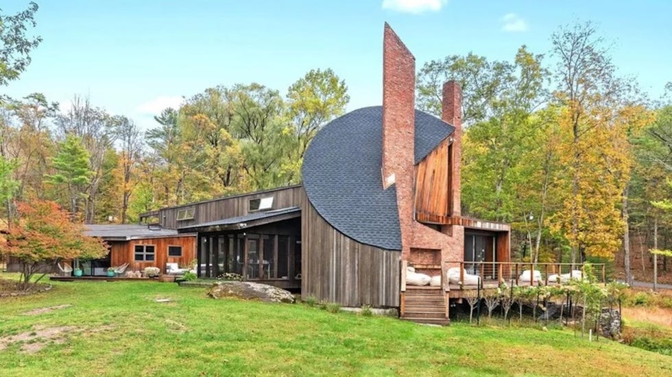 una casa audace che ricorda jimi hendrix a woodstock