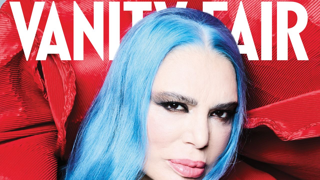 Loredana Bertè: «Dio è un grande assenteista, ma spero di ritrovare mia sorella quando arriverà quel giorno. Se un’artista ha talento, perché non dovrebbe puntare anche sulla bellezza?»