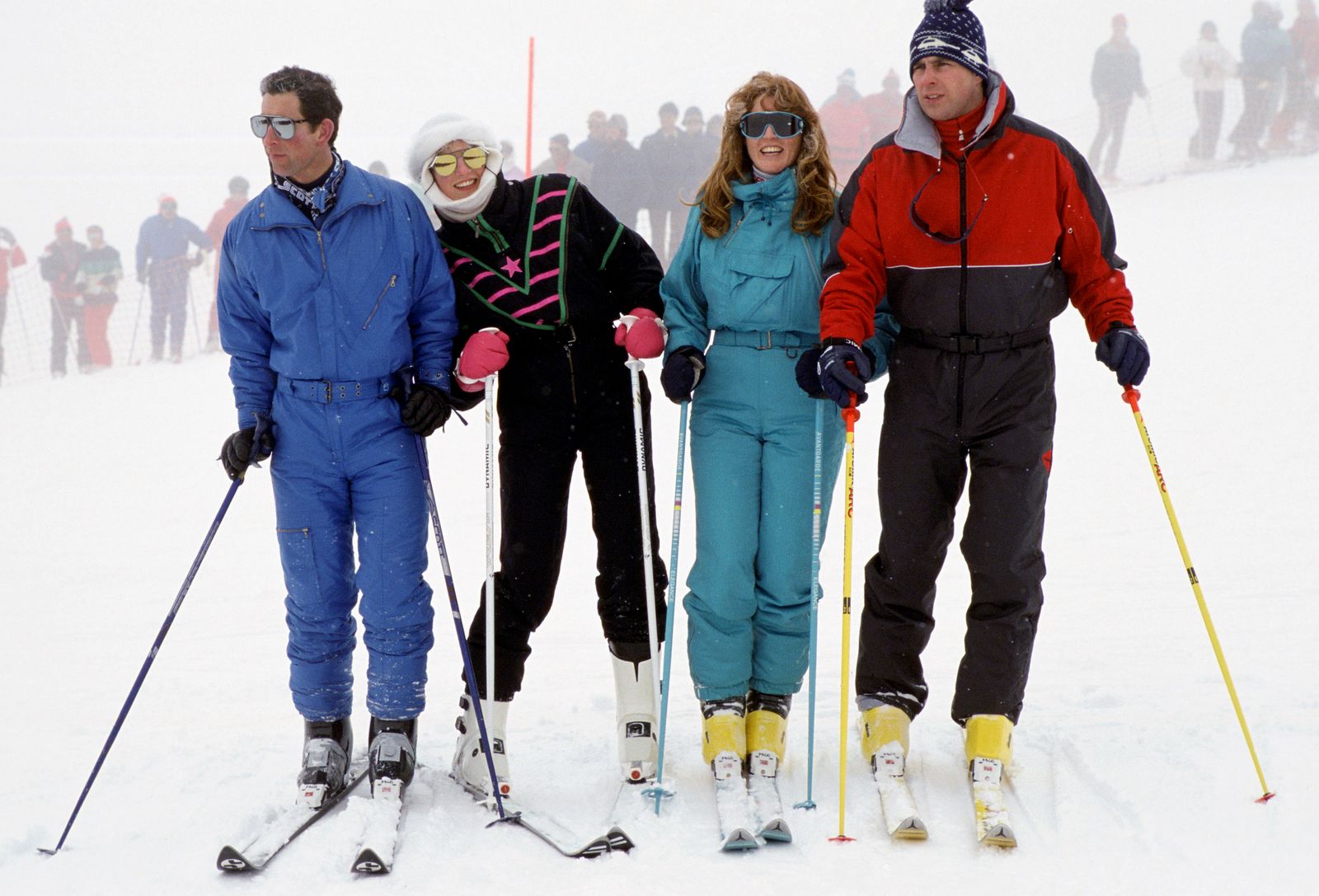 I principi Carlo e Andrea con le mogli Diana e Sarah a Klosters Svizzera durante una settimana bianca. L'amicizia tra le...
