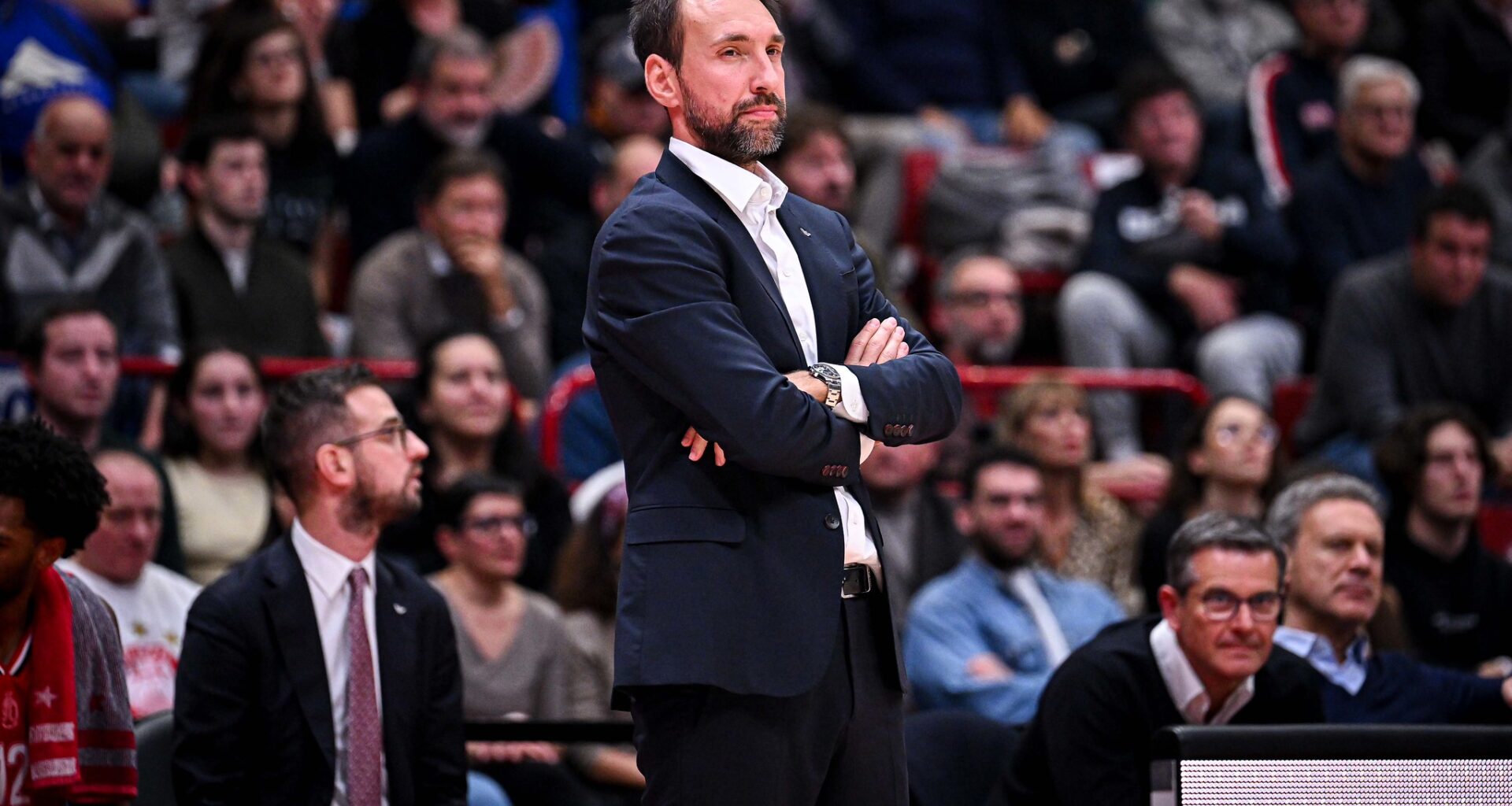 Ettore Messina lascia l'incarico di allenatore; Peppe Poeta subito Head Coach