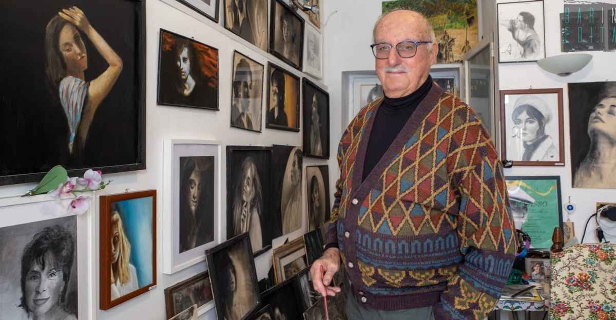 Bari, l'83enne Pasquale: da docente di matematica a pittore. «Amo ritrarre i volti delle donne» | Barinedita