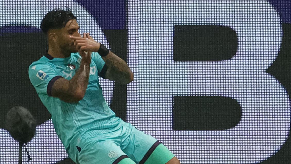 Castro trascina il Bologna a Parma, il derby è rossoblù  - Calcio