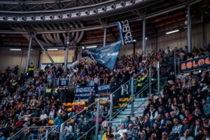 I tifosi della Valtur Brindisi al Paladozza (©Fortitudo Pallacanestro)