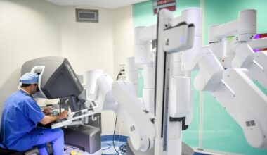 Come sono entrati i robot nelle sale chirurgiche e perché non potranno mai avere la forma umanoide: Ascolta l'episodio 4 di «AI nostri giorni»