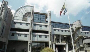 Prato, la «vendicatrice» degli uomini infedeli: li adescava online con l’aiuto del figlio e poi contattava le compagne