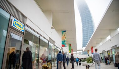 Ikea, sciopero il 5 dicembre contro il premio «presa in giro». Meno clienti nei negozi, il modello è andato in crisi?