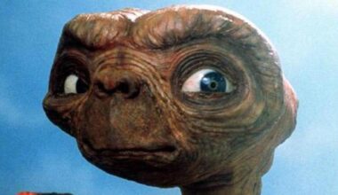 «E.T.» in tv: il cameo (tagliato) di Harrison Ford, l’omaggio a «Guerre Stellari», 15 (+1) segreti del film