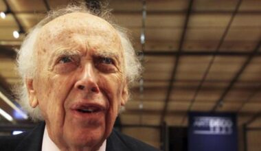È morto James Watson, co-scopritore del Dna e premio Nobel: aveva 97 anni