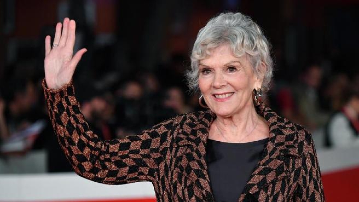 Caterina Caselli: «Il tumore mi ha fatto riflettere sul tempo che manca. Le delusioni bruciano meno»