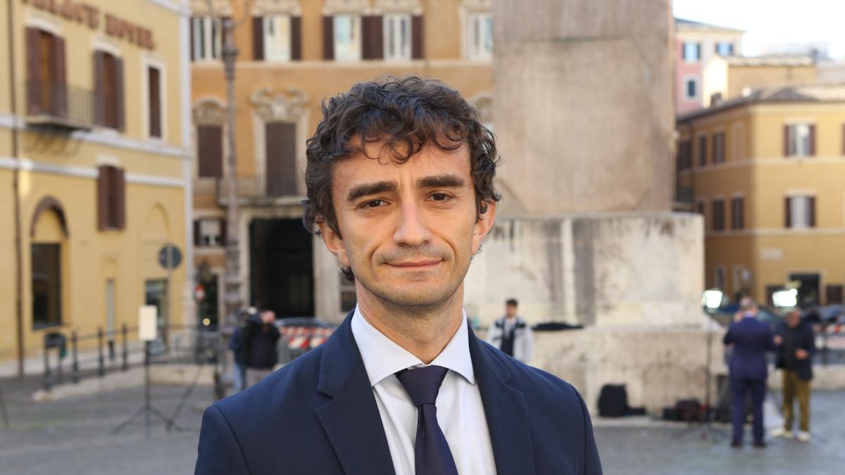 Galeazzo Bignami, chi è il fedelissimo di Meloni: FdI, il ruolo di capogruppo, le battaglie e quella foto «errore di gioventù»