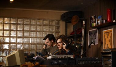 «Hanno ucciso l'uomo ragno» stasera in tv: perché gli 883 si chiamano così, il personaggio inventato, 6 segreti