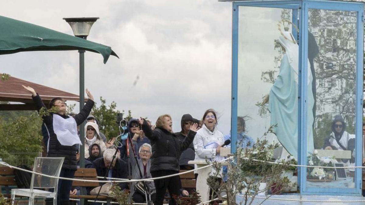 Madonna di Trevignano, Gisella Cardia rinviata a giudizio per truffa aggravata: «I fedeli si sentivano in pericolo ed elargivano soldi»