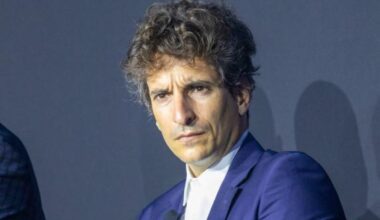 Versace, al comando arriva Lorenzo Bertelli. Chi è l’erede di Prada: «Le idee sul futuro sono chiare»